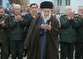 Jamenei rechaza rendición y advierte a EE. UU. sobre “daños irreparables”
